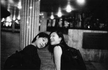Sisters Julia (l) and Wendy (r) Mok, Chater Garden, Central, 27 October 2002
