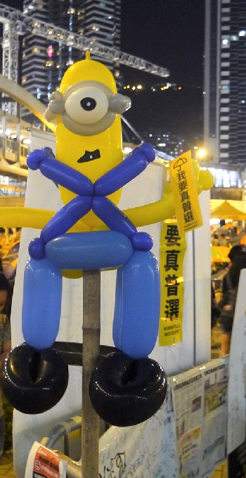 Balloon sculpture at the Admiralty Umbrella Movement occupation site, Harcourt Road, 31 October 2014