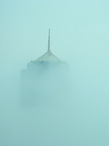 Building hidden by fog, Sheung Wan, 6 April 2008