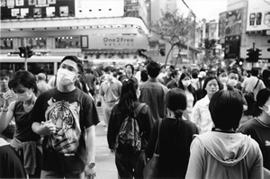 Street scene, Causeway Bay, towards end of the SARS period, 11 May 2003