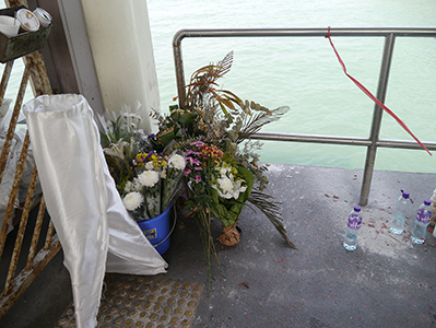 Memorial on the Yung Shue Wan Ferry pier to the victims of the 1 October 2012 Lamma Island ferry collision, 23 October 2012