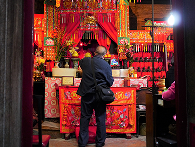 Visiting a temple, Wanchai, 11 February 2013