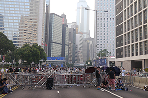 Barricade on Connaught Road Central, Central, 30 September 2014