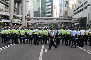 Police and demonstrators, Queensway, 28 September 2014