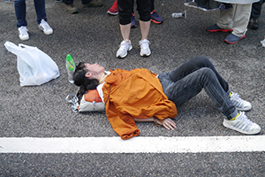 Victim of Pepper spray, Harcourt Road, Admiralty, 28 September 2014