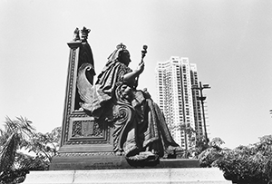 Statue of Queen Victoria by Raggi, Victoria Park, Causeway Bay, 5 July 1996