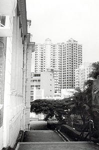 Side of the Main Building, HKU,  Pokfulam, 14 September 1995