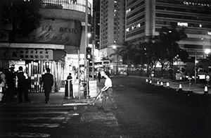 Hennessy Road at night, Wanchai, 26 October 1995