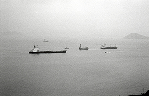 Marine traffic, Sandy Bay, 17 January 1996