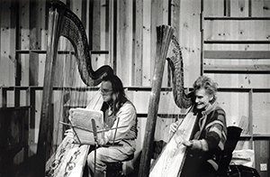 Daphne Hellman and Park Stickney playing harp at the Hong Kong Fringe Club, Central, 24 January 1997