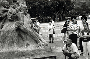 Crowds in front of the Pillar of Shame, Victoria Park, 31 May 1998