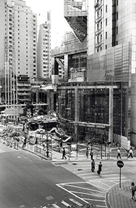 Construction, Queen's Road Central, Central, 2 June 1998