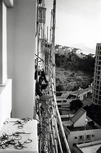 Scaffolding workers, Sha Wan Drive, Sandy Bay, 9 December 1998