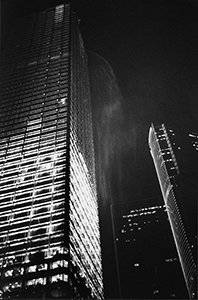 Cheung Kong Center under construction, with water spilling from a high floor, Central, 6 February 1999