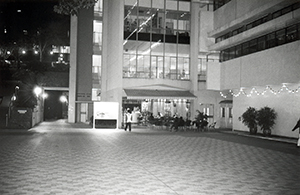 Coffee shop on the Library Podium, The University of Hong Kong, Pokfulam, 3 March 1999