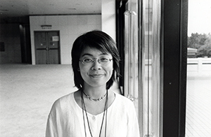 Eve Tam at the Hong Kong Heritage Museum, Tai Wai, 17 July 1999