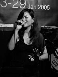 Jazz singer Elaine Liu, performing at the Fringe Club, 28 January 2005