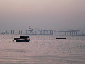 Shenzhen Bay Bridge under construction, Lau Fau Shan, New Territories, 23 January 2005