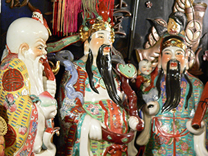 Traditional Chinese god figurines, Lau Fau Shan, 23 January 2005