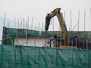 Demolition of the Edinburgh Place Star Ferry Terminal, 16 December 2006