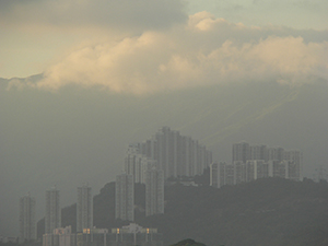 Wonderland Villas seen from Sheung Wan, 30 May 2007