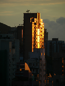 Building reflecting sunlight during sunset, Hong Kong Island, 24 June 2007