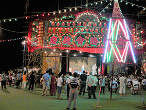 Chinese opera performance during the Hungry Ghost Festival, Sun Yat Sen Memorial Park, Sheung Wan,  Hong Kong Island, 2 September 2007