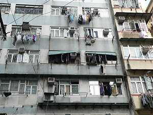 Old building in Sham Shui Po, Kowloon, 16 December 2007