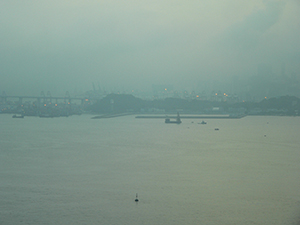 Stonecutters Bridge in mist, 25 May 2008