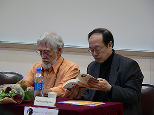 Poets Gary Snyder and Leung Ping-kwan at Baptist University, Kowloon Tong, 28 November 2009