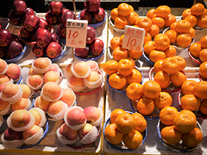 Fruits sold at a street market, Bowrington Road, Wanchai, night, 22 January 2010