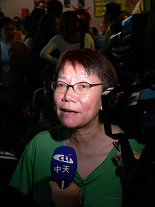 Grace Ma, proprietor of Club 64 and later of Club 71, Wing Wah Lane, Central, 31 October 2004