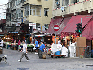 Market scene, To Kwa Wan, 9 October 2004