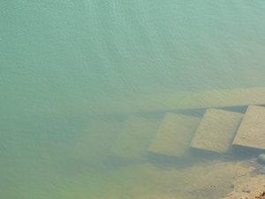 Steps below water at Tai Tam Reservoir, Hong Kong Island, 21 November 2004