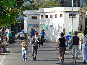 Street scene, Cheung Chau, 14 November 2004