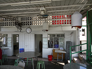 Duen Kee Chinese Restaurant, Chuen Lung village, on the slopes of Tai Mo Shan, 17 January 2012