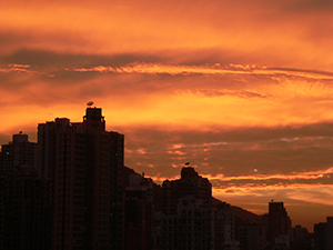 Sunset over Pokfulam, 3 December 2004