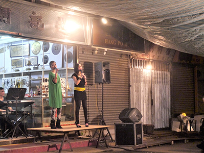 Music performance outside a metalware business, Tai Ping Shan, 31 August 2012