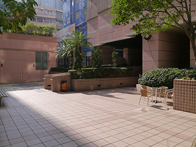 Outdoor area of a private residential complex, Queen Street, Sheung Wan, 7 January 2013
