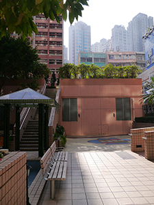 Outdoor area of a private residential complex, Queen Street, Sheung Wan, 7 January 2013