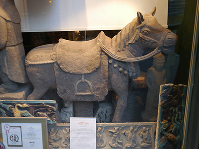 Antique shop display, Hollywood Road, Sheung Wan, 29 January 2014