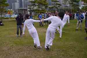 Trisha Brown Dance Company, performing at Tamar Park, 24 February 2014