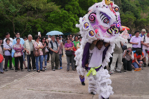 Lion dance, on the birthday of Tin Hau, Joss House Bay, 22 April 2014