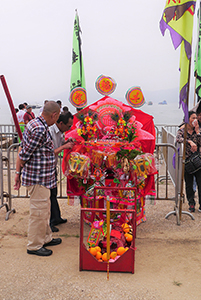 Offering on the birthday of Tin Hau, Joss House Bay, 22 April 2014