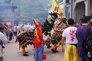 Lion dance, on the birthday of Tin Hau, Joss House Bay, 22 April 2014