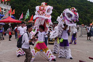 Lion dance, on the birthday of Tin Hau, Joss House Bay, 22 April 2014