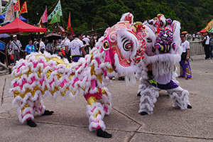 Lion dance, on the birthday of Tin Hau, Joss House Bay, 22 April 2014