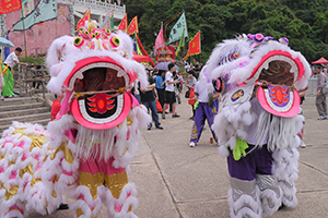 Lion dance, on the birthday of Tin Hau, Joss House Bay, 22 April 2014