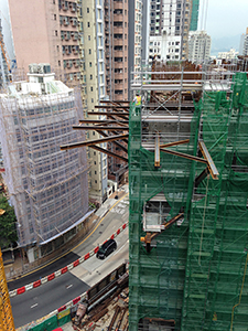 MTR access to HKU under construction, Pokfulam Road, 7 April 2014