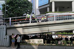 Police and demonstrators, Cotton Tree Drive, Central, 28 September 2014